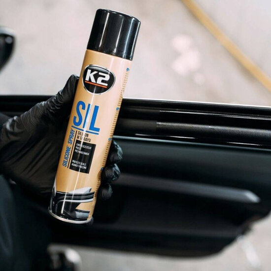 k2 100% professionele siliconenspray - voor rubberen en kunststof auto-onderdelen - smeert - verzorgt - rubber b