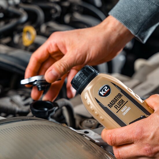 k2 radiatorflush 400 ml - reiniging en bescherming koelsysteem - schoonmaken radiator en koelsysteem - ontvetter - reiniger rad