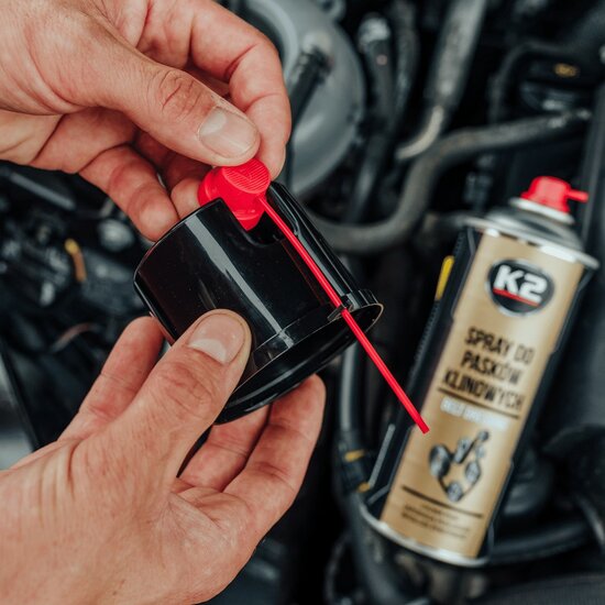 k2 riemspray - v snaar olie om het piepen en geluiden te verminderen - tegen uitdroging - poelieriem onderhoud tegen scheuren -