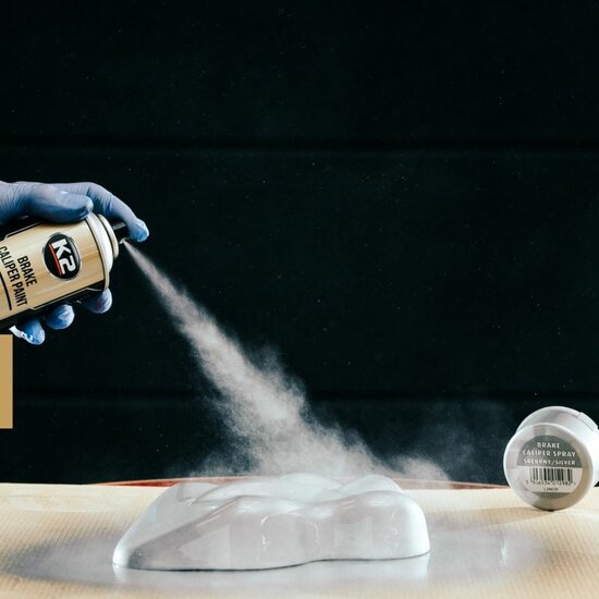 k2 remklauwverf 400ml zilver - hittebestendig - creëert een duurzame beschermende coating - werkt corrosiewerend