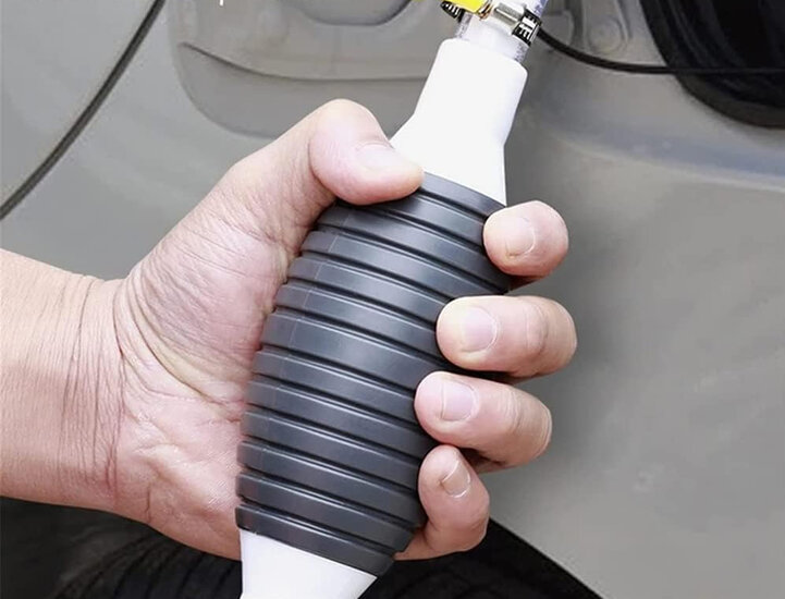 overhevelingspomp 2 meter - handpomp - vloeistofpomp - oliepomp - benzine pomp - benson