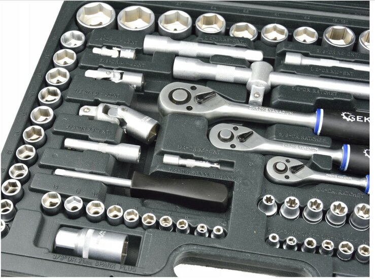 doppenset - 138 delig - 1/4 - 3/8 en 1/2 aansluiting - doppendoos -  ratelset - gereedschapsset - geko