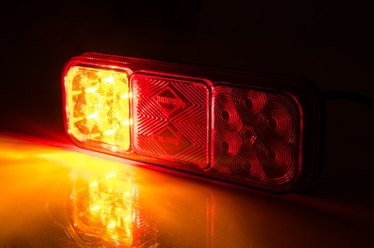 universele led achterlicht - 12/24 volt - achterlicht 12 leds - achterlamp - aanhanger achterlicht - horpol