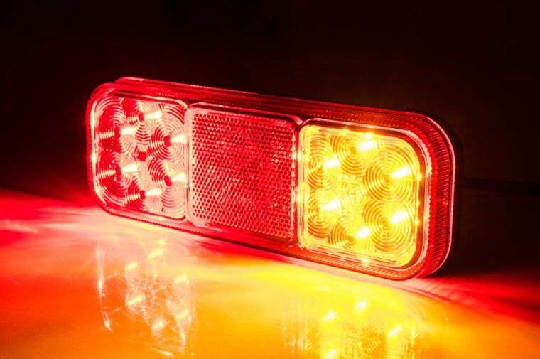universele led achterlicht - 12/24 volt - achterlicht 12 leds - achterlamp - aanhanger achterlicht - horpol