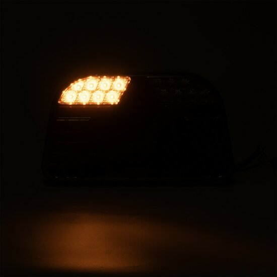 achterlicht led 82x led - links - 12/24 volt - ledlamp - achterlamp - trailerlamp