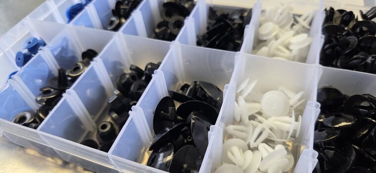 opel interieur clip set 300 delig - autoclips 300 dlg - interieurclips - kunstof bekledingclips - bevestigingsklemmen
