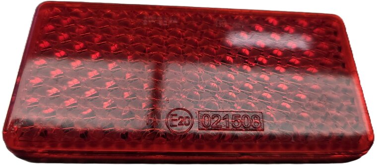 95 X 45 mm rode rechthoek plak reflector e20 keurmerk - zelfklevende&nbsp;reflector wital up-60&nbsp;rood - achterkant voer