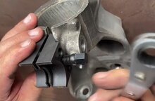 spreider voor demontage van auto ophanging - ophanging demontage scheider - veerpoot spreider - asta