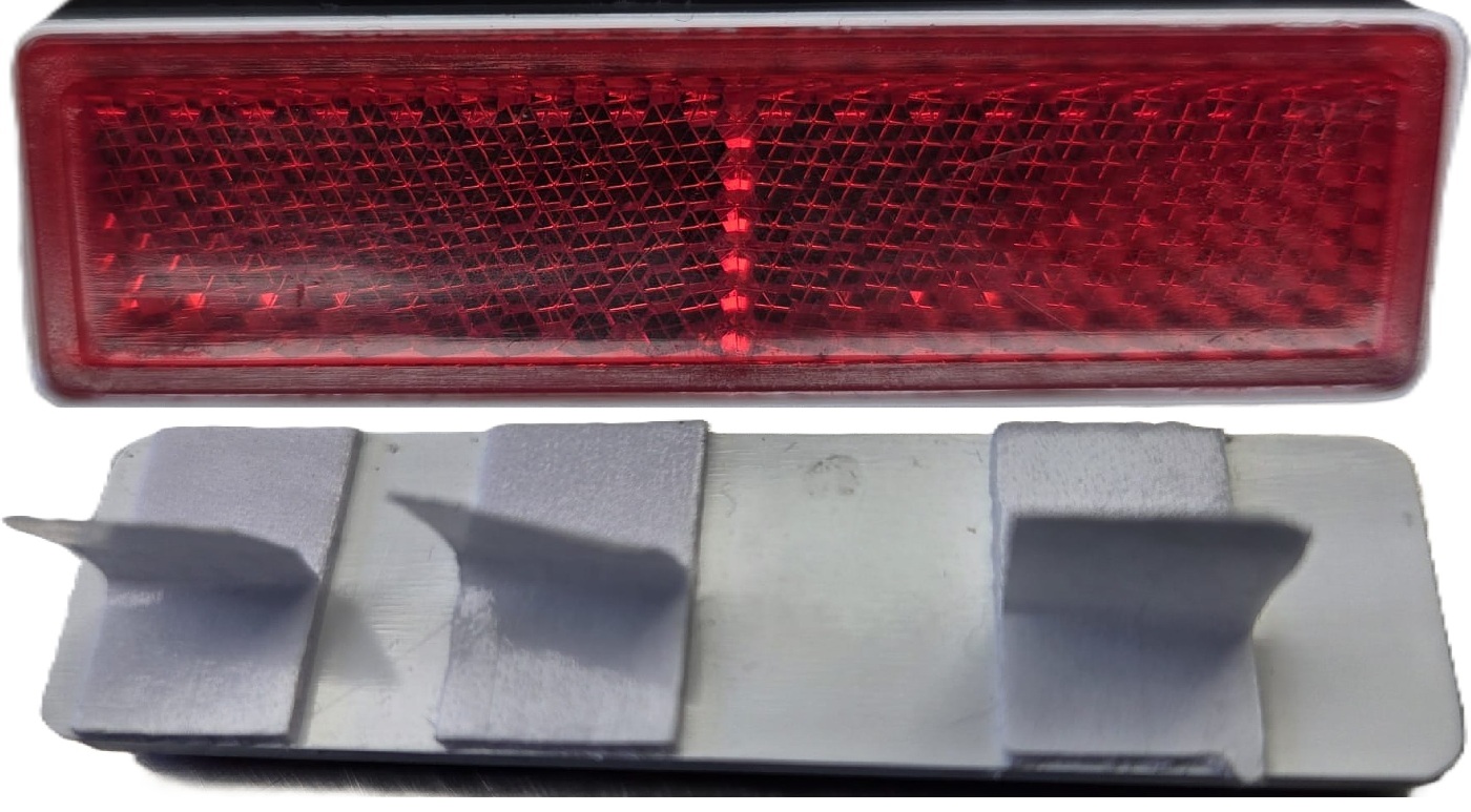 68X19 mm rode rechthoek reflector - plakreflector rood - zelfklevende reflector voor achterkant voertuig