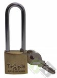Hangslot Tri-Circle, 38mm, hoogte 73mm, breedte 32.5mm, dikte 6.4mm, inc. 3 sleutels Hangslot Tri-Circle, 38mm, hoogte 73mm, breedte 32.5mm, dikte 6.4mm, inc. 3 sleutels
