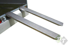 Oprijplaat 150cm aluminium, set, 1500mm x 210mm x 40mm (L x B x H), max belasting 200KG Oprijplaat 150cm aluminium, set, 1500mm x 210mm x 40mm (L x B x H), max belasting 200KG